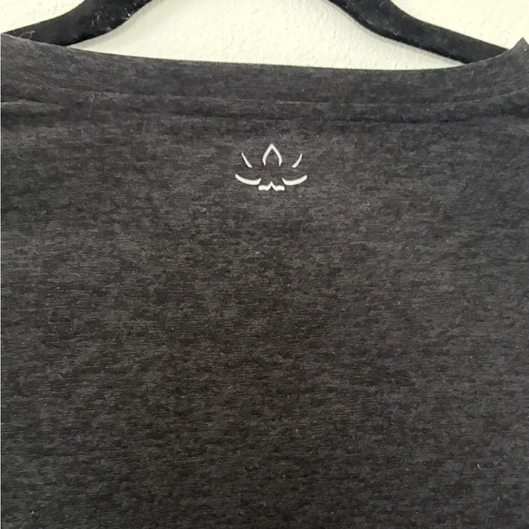Beyond Yoga Featherweight Under Over Crop Tee - Picture 4 of 8